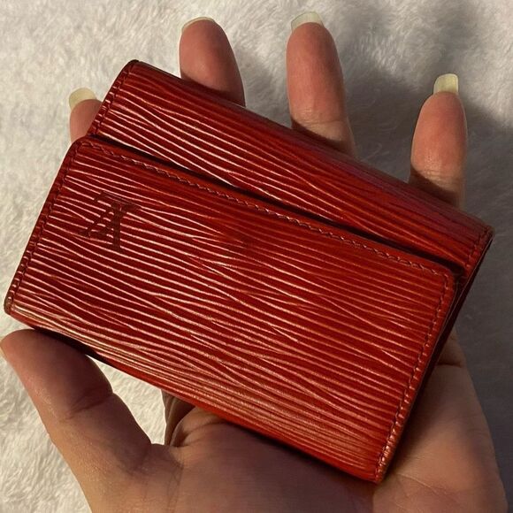 Authentic Louis Vuitton Vintage 1995 Red Epi Leather 6 Key Case - Picture 8 of 8